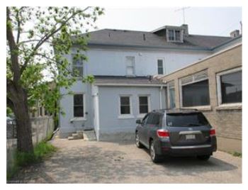 18 Wellington Street North